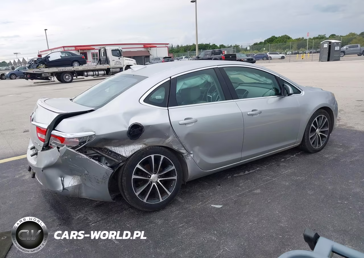 2017 Buick Verano Sport Touring VIN:1G4PR5SK0H4108683 - 4
