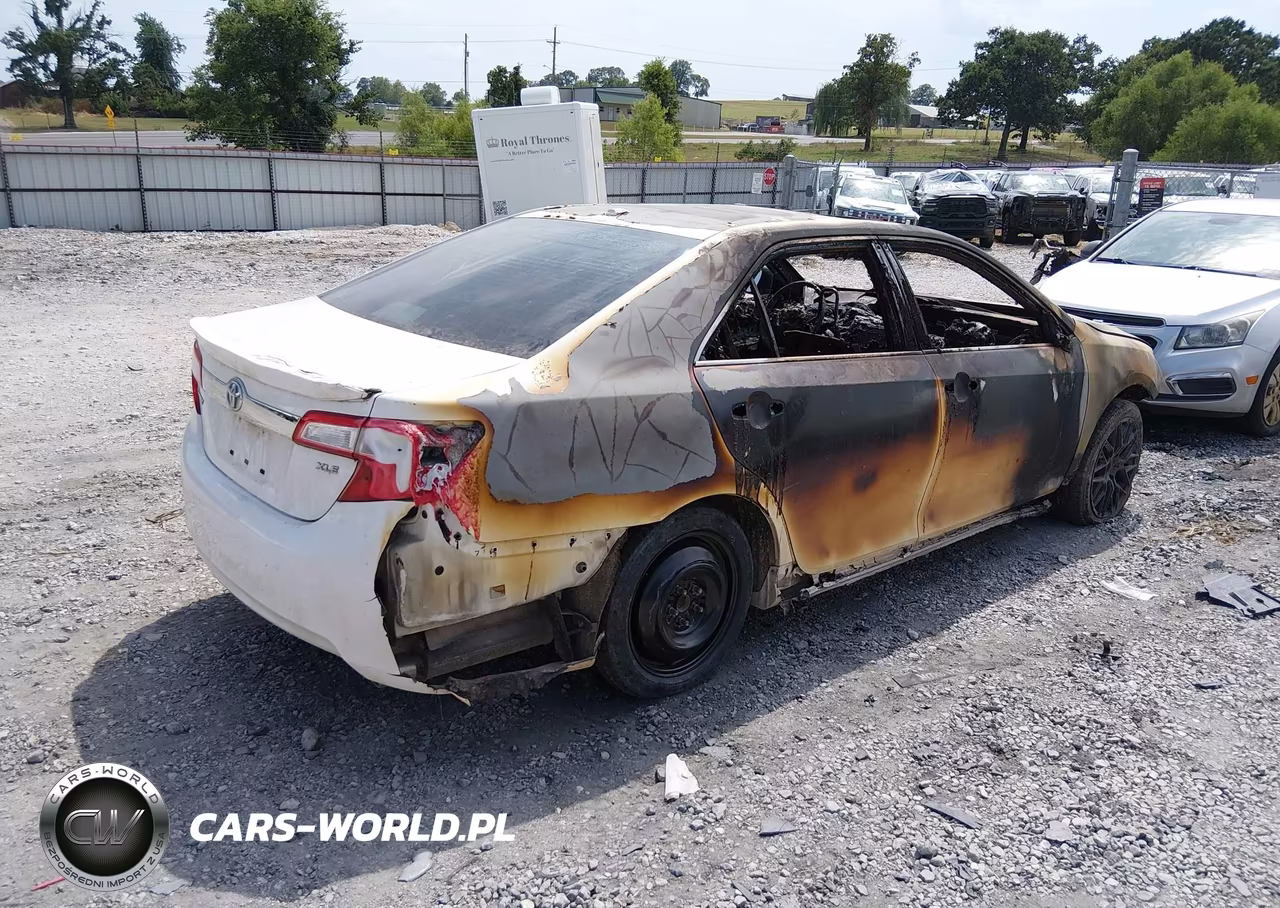 2013 Toyota Camry Xle V6 VIN:4T1BK1FK8DU020721 - 4