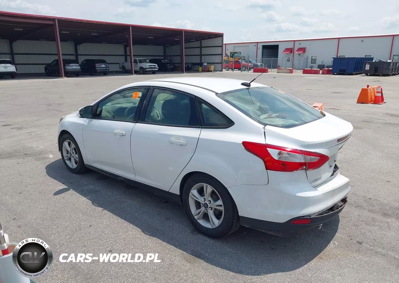 2014 Ford Focus Se VIN:1FADP3F22EL459436 - 3