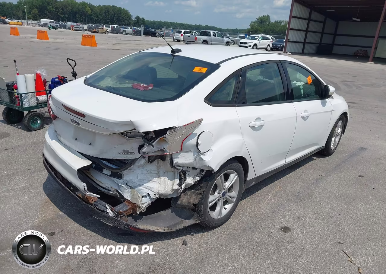 2014 Ford Focus Se VIN:1FADP3F22EL459436 - 4