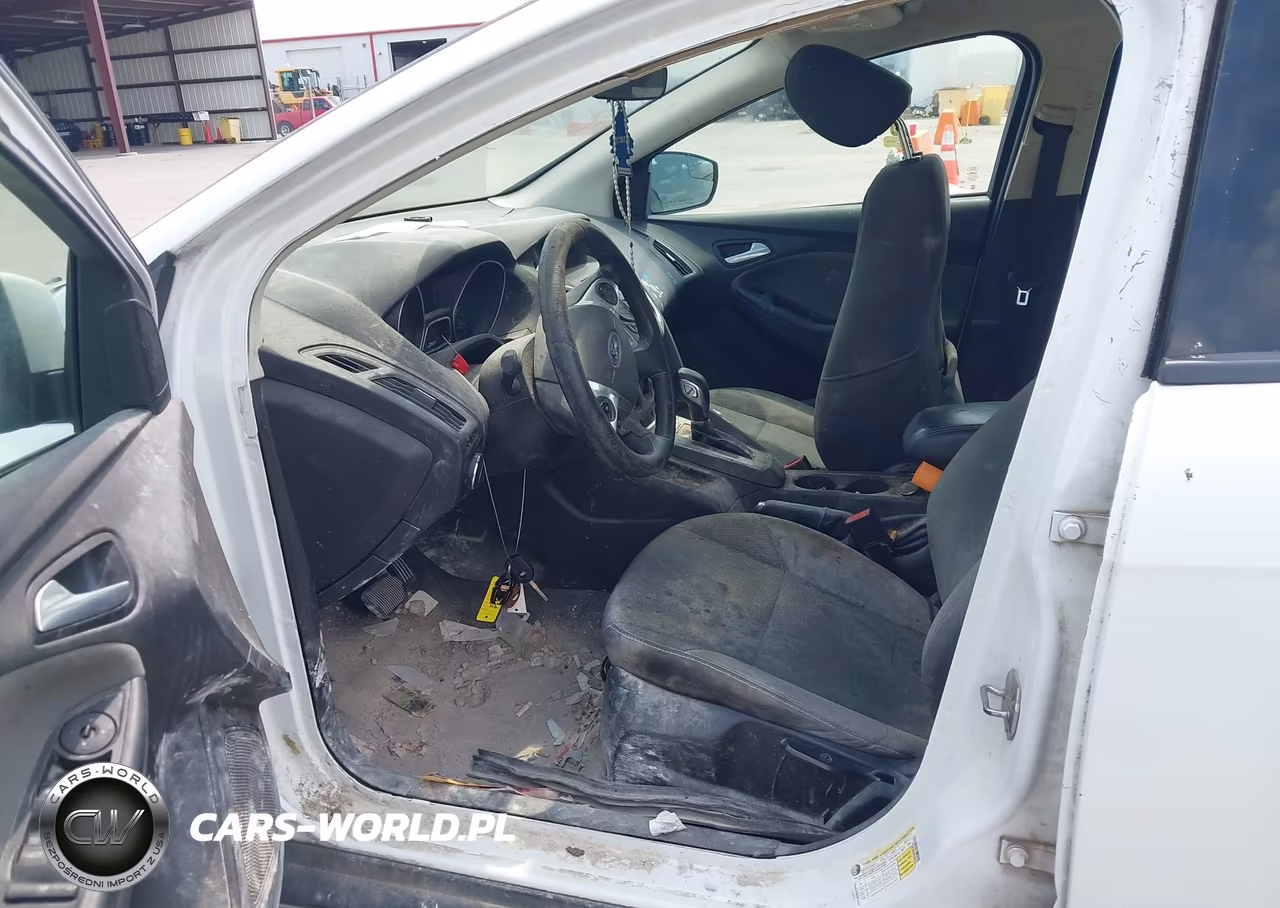 2014 Ford Focus Se VIN:1FADP3F22EL459436 - 5