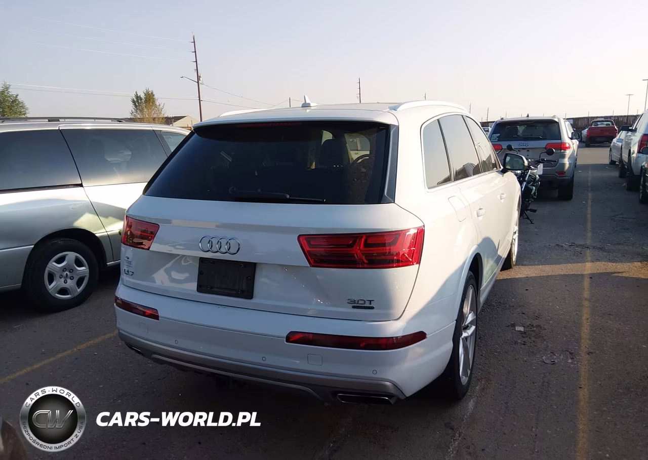 2018 Audi Q7 3.0T Premium VIN:WA1VAAF75JD053830 - 4