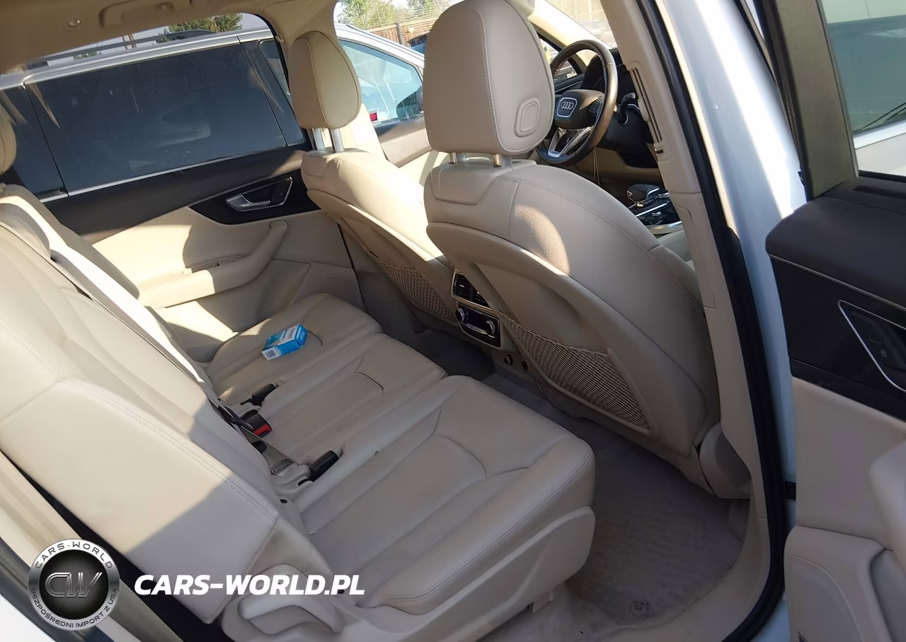 2018 Audi Q7 3.0T Premium VIN:WA1VAAF75JD053830 - 8