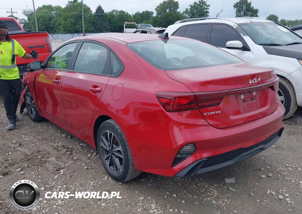 2023 Kia Forte Lxs VIN:3KPF24AD8PE688456 - 3