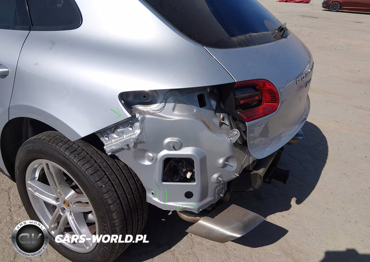 2018 Porsche Macan VIN:WP1AA2A55JLB08006 - 14