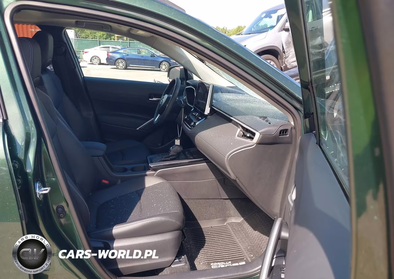 2026 Toyota Corolla Cross Xle VIN:7MUDAABG9TV162442 - 5