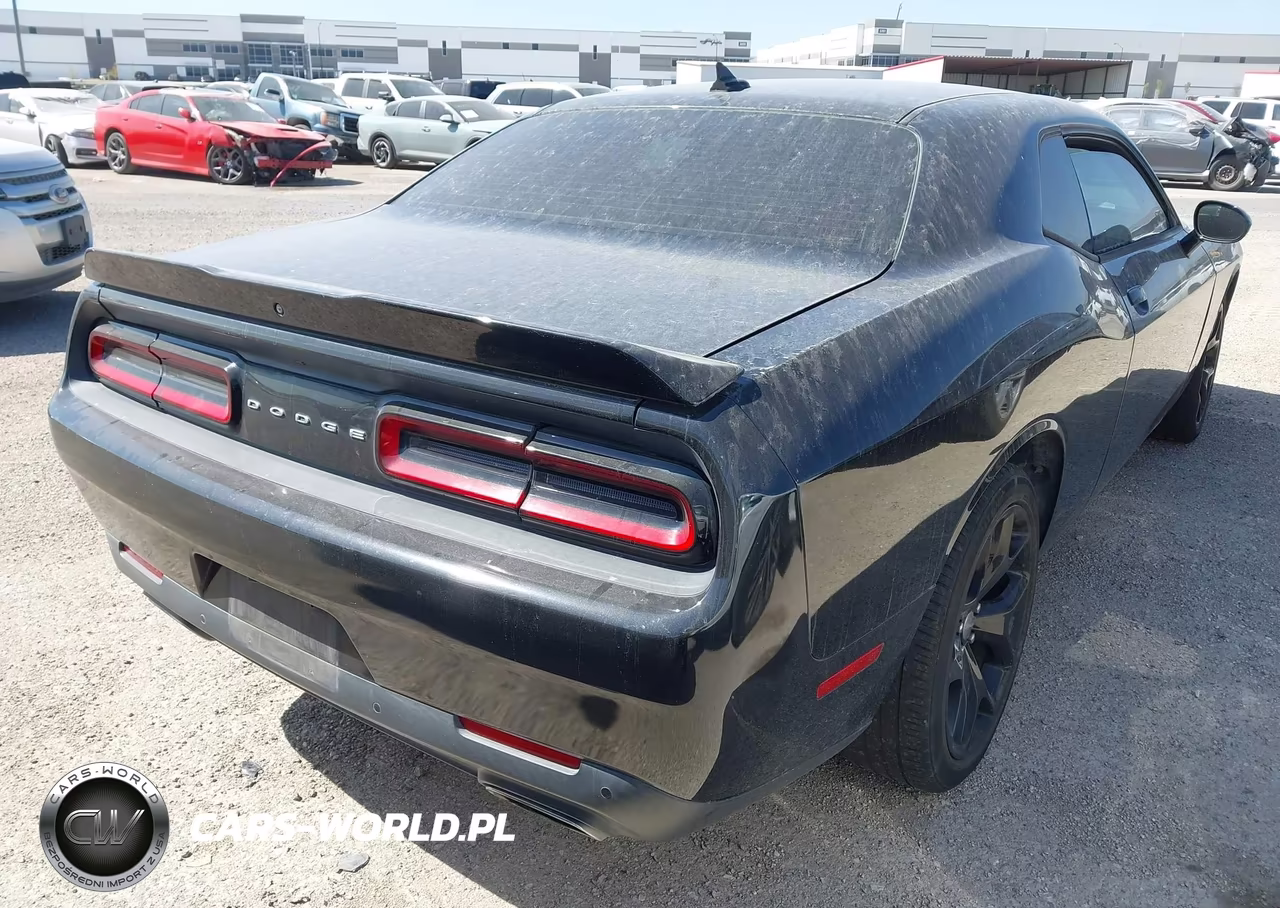 2015 Dodge Challenger Sxt Plus VIN:2C3CDZBG5FH869363 - 4