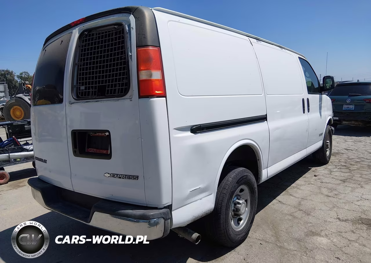 2006 Chevrolet Express Work Van VIN:1GCGG25VX61111023 - 4