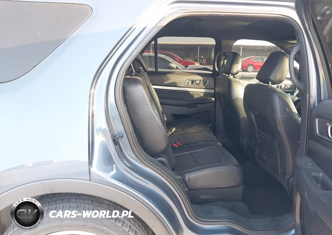 2019 Ford Explorer Xlt VIN:1FM5K7D8XKGA51004 - 8