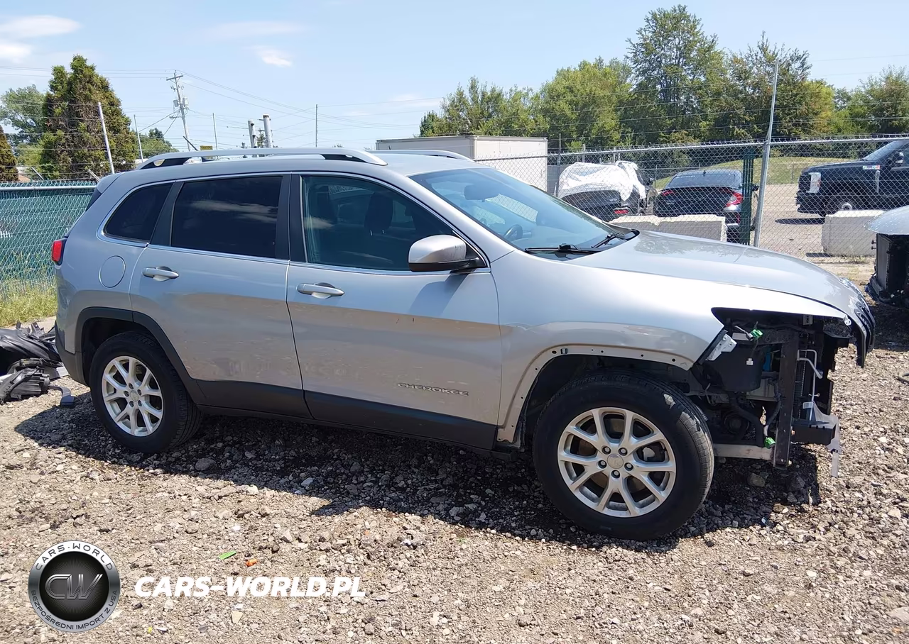 2016 Jeep Cherokee Latitude VIN:1C4PJMCB7GW145995 - 14