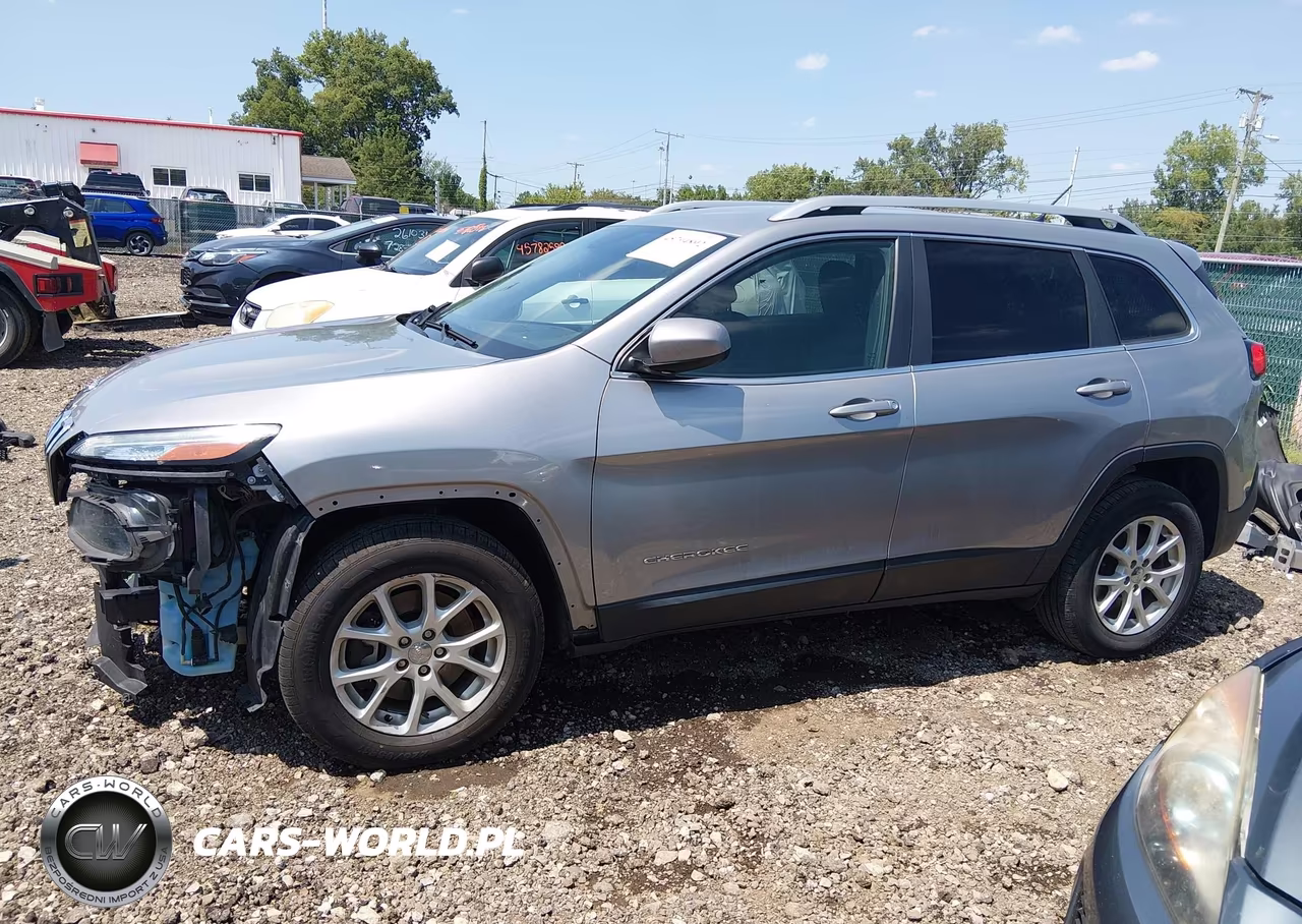 2016 Jeep Cherokee Latitude VIN:1C4PJMCB7GW145995 - 15