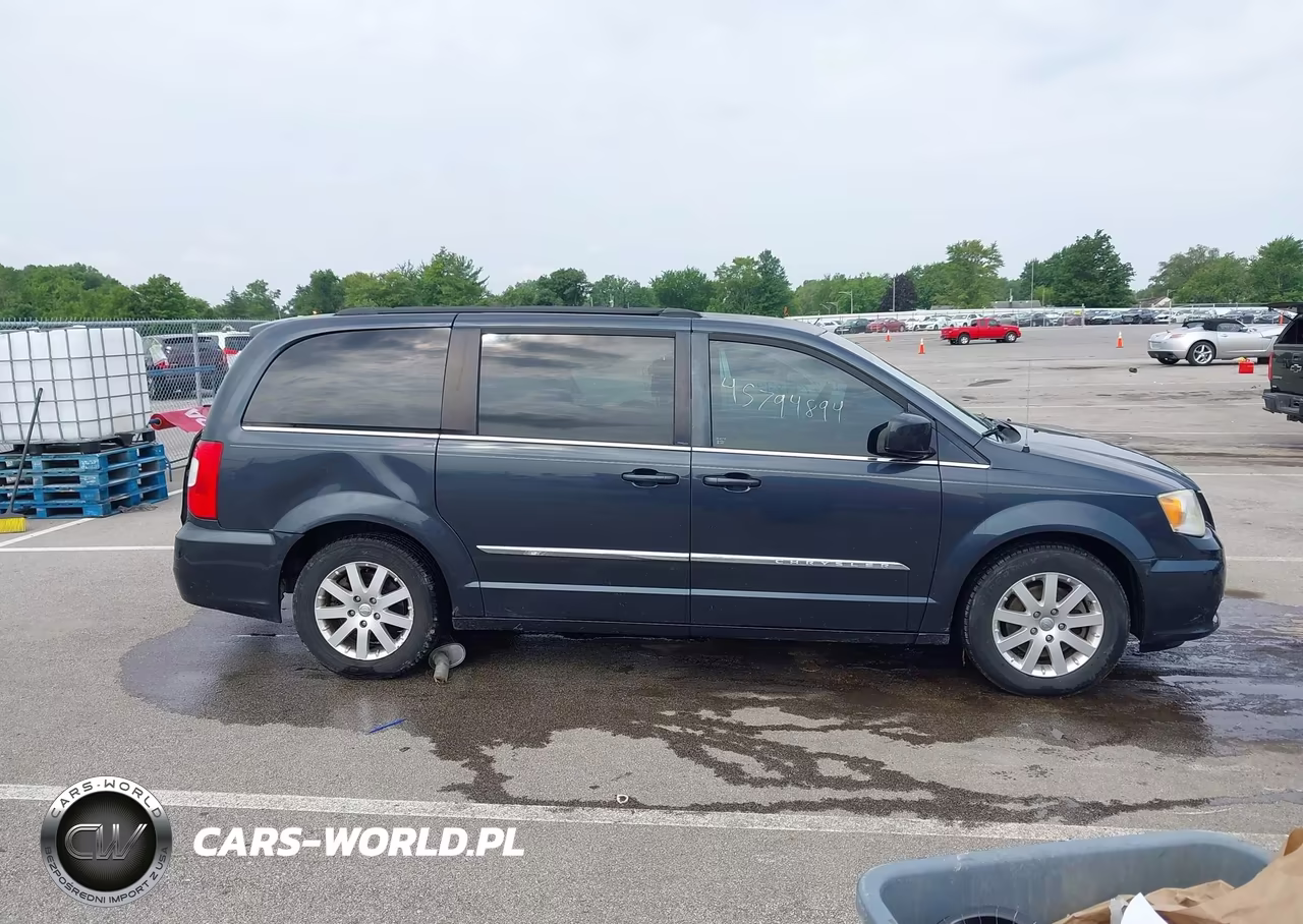 2013 Chrysler Town & Country Touring VIN:2C4RC1BG8DR689182 - 13
