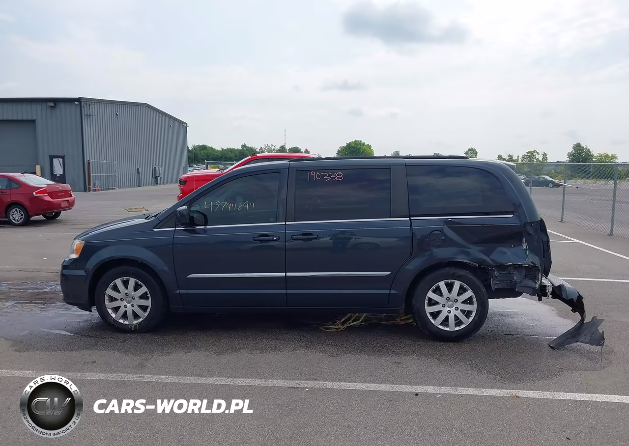 2013 Chrysler Town & Country Touring VIN:2C4RC1BG8DR689182 - 14