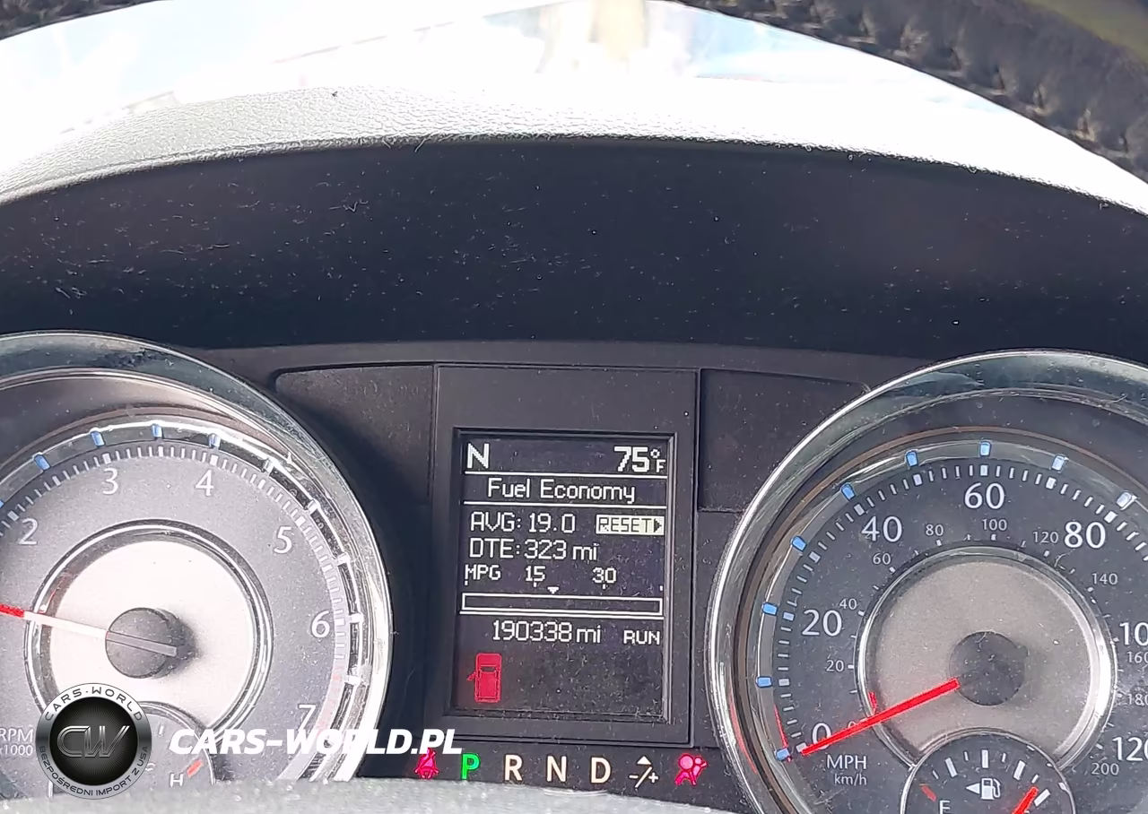 2013 Chrysler Town & Country Touring VIN:2C4RC1BG8DR689182 - 7