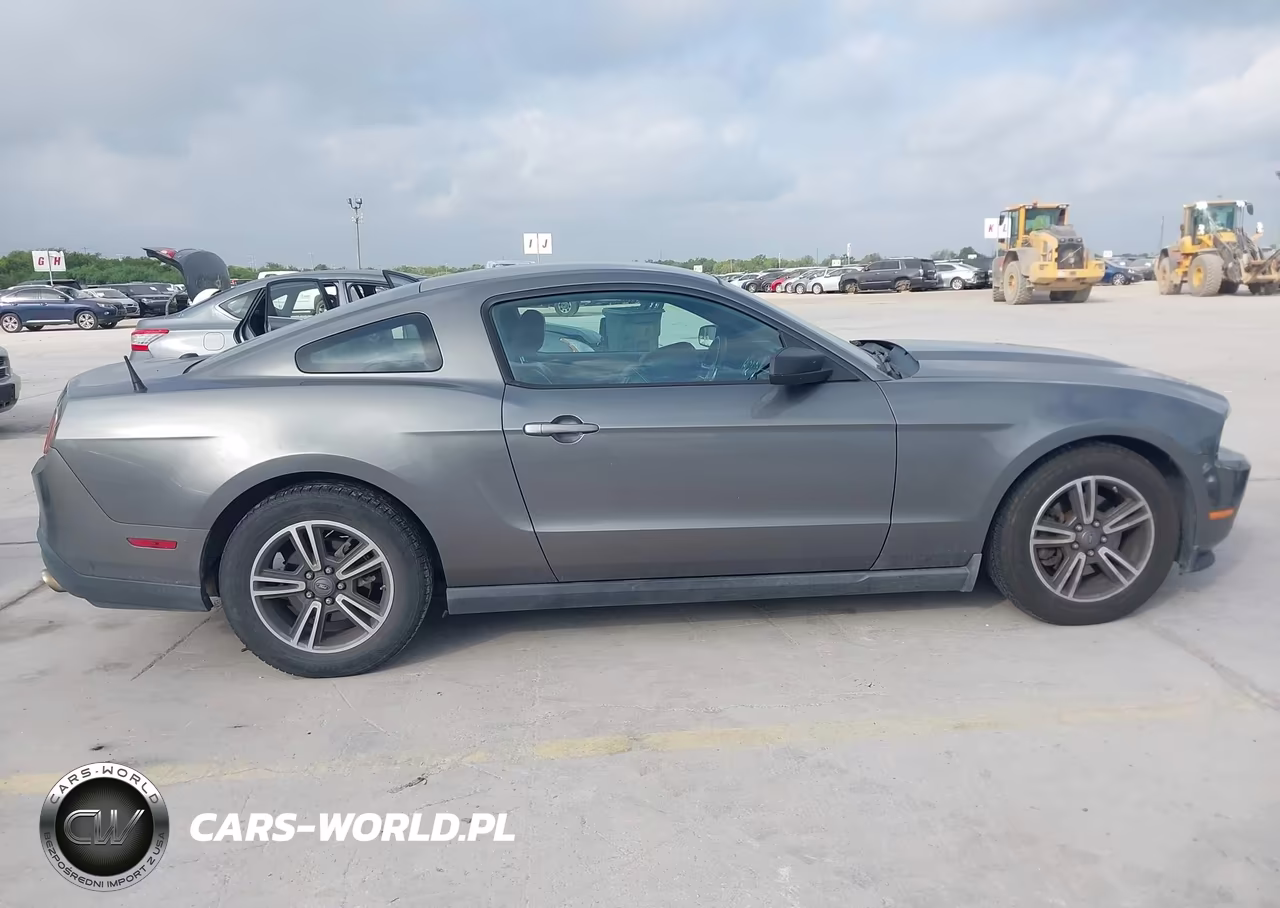 2011 Ford Mustang V6 Premium VIN:1ZVBP8AM6B5131764 - 13