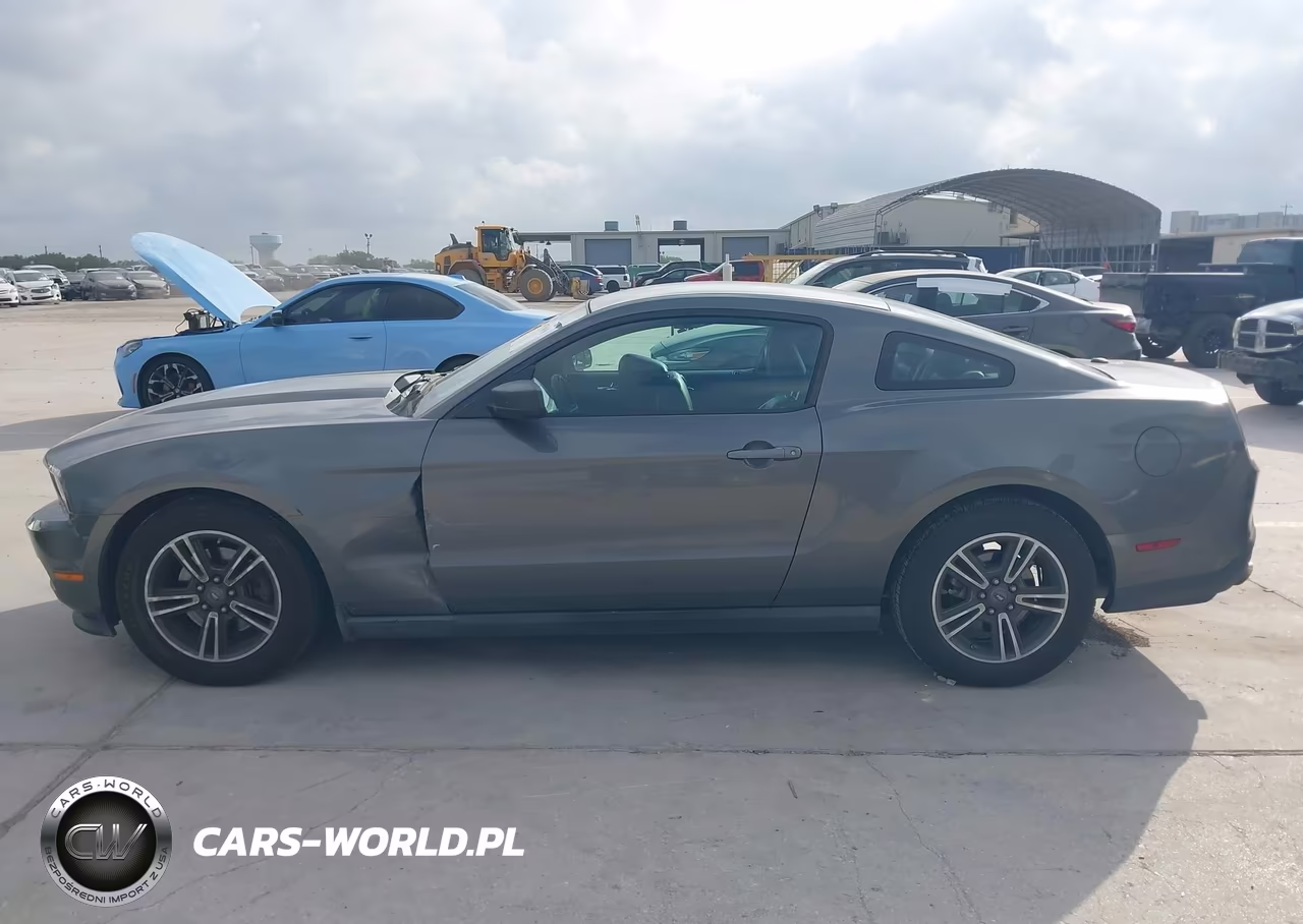 2011 Ford Mustang V6 Premium VIN:1ZVBP8AM6B5131764 - 14