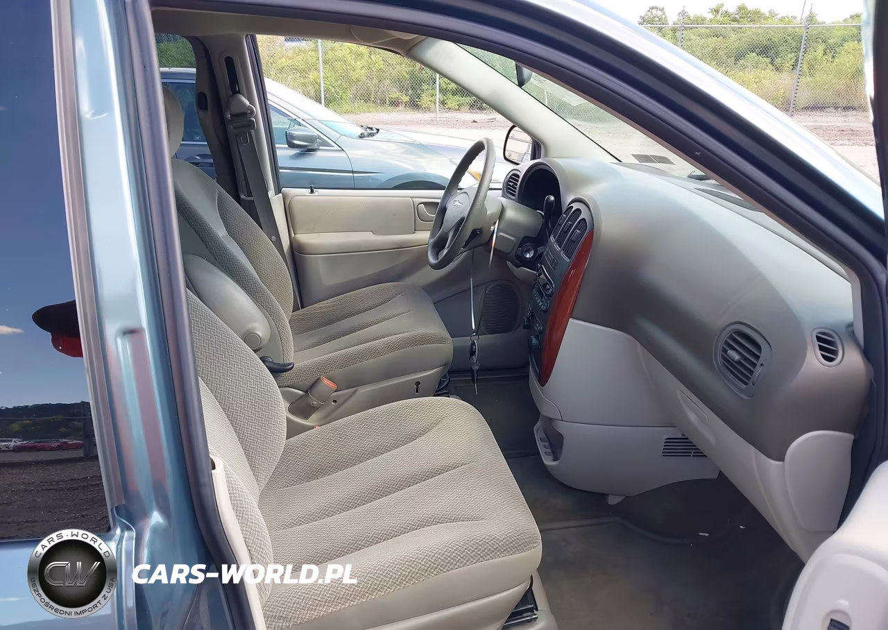 2006 Chrysler Town & Country VIN:1A4GP45R06B655307 - 5