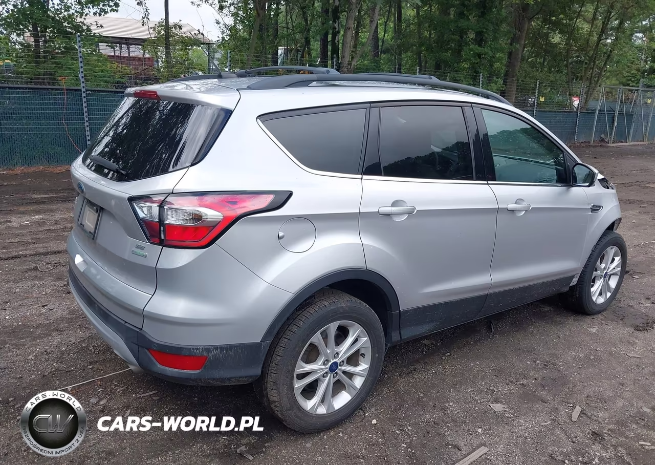 2017 Ford Escape Se VIN:1FMCU0G93HUB73405 - 4