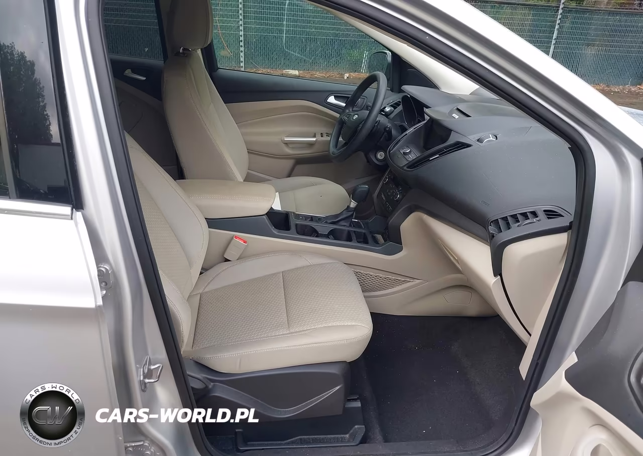 2017 Ford Escape Se VIN:1FMCU0G93HUB73405 - 5