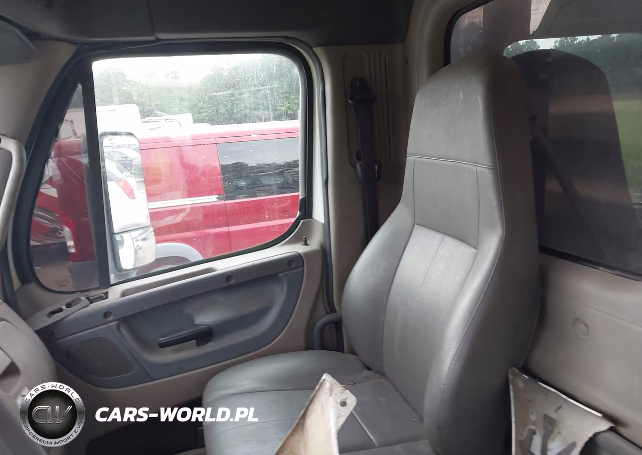 2015 Freightliner Cascadia 125 VIN:1FUJGEDV7FLGE9327 - 6