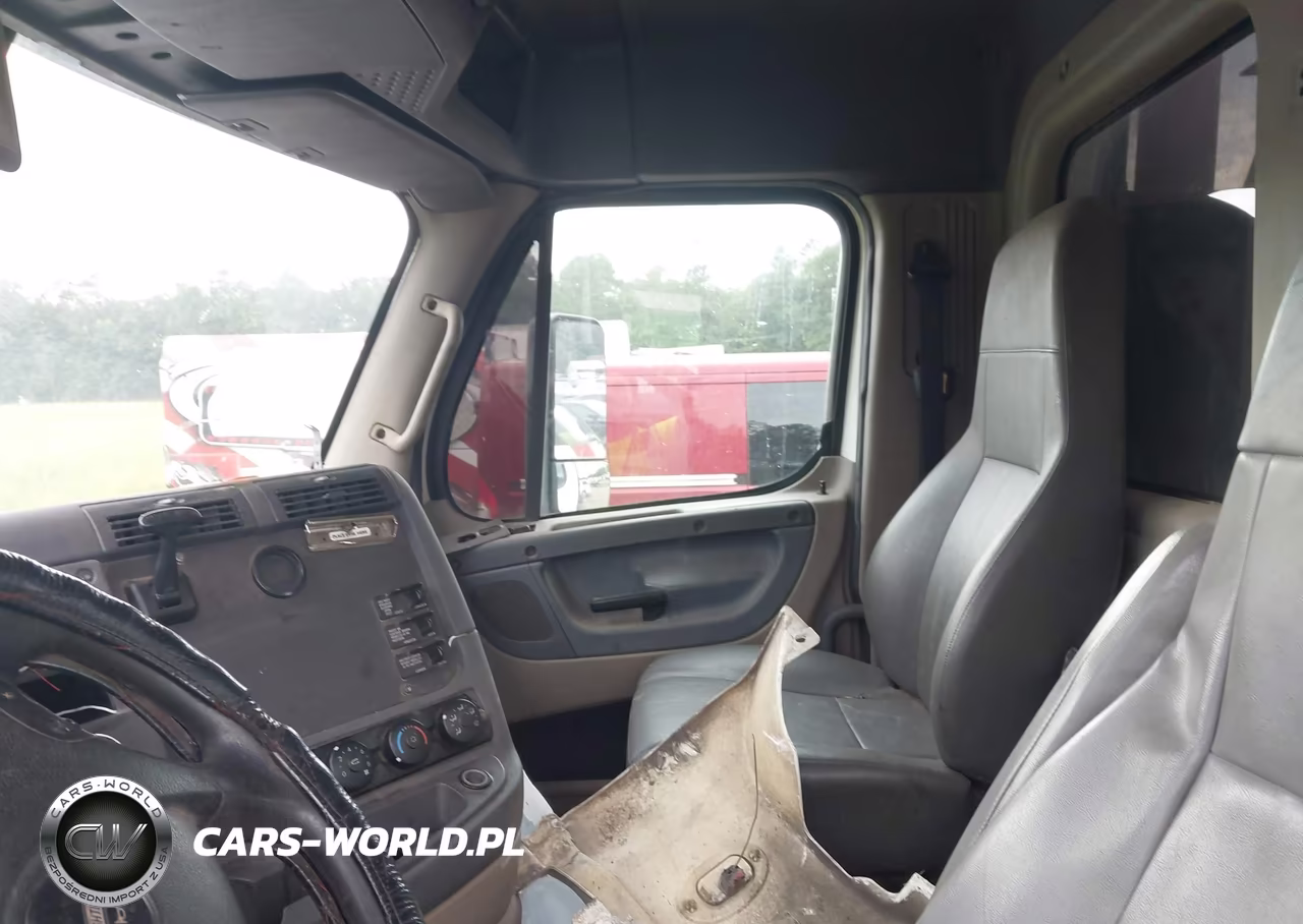 2015 Freightliner Cascadia 125 VIN:1FUJGEDV7FLGE9327 - 7