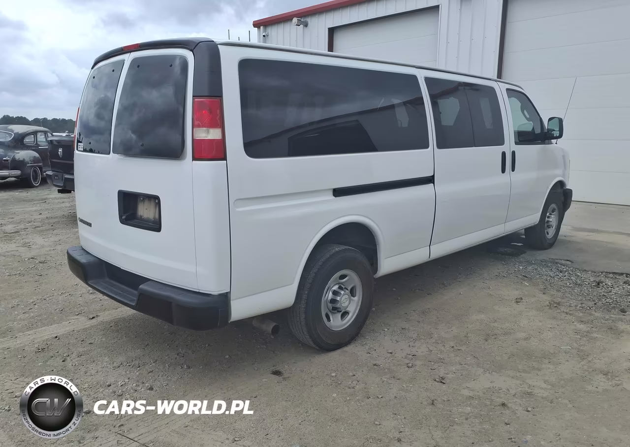 2017 Chevrolet Express 3500 Ls VIN:1GAZGNFG0H1294115 - 4