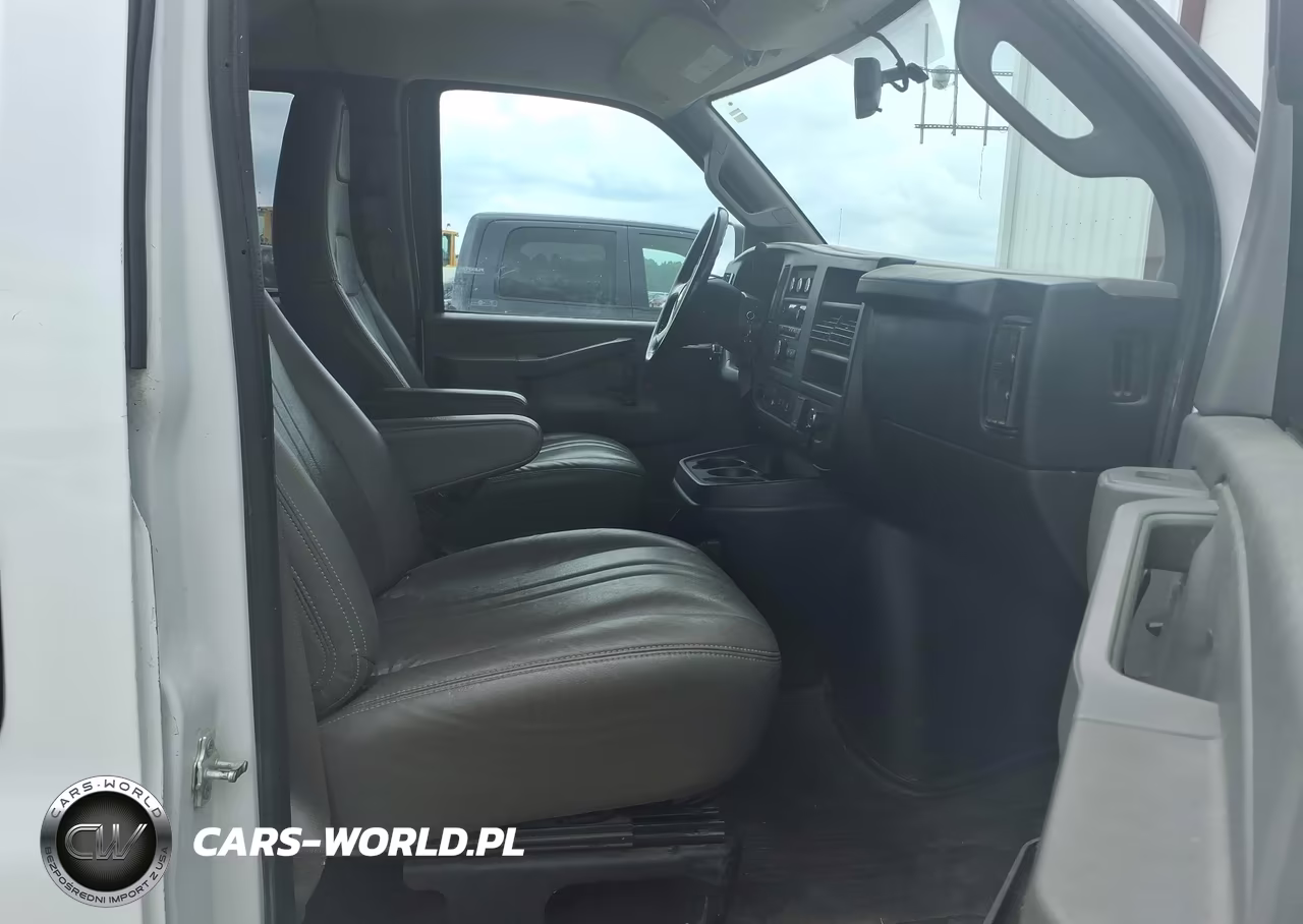 2017 Chevrolet Express 3500 Ls VIN:1GAZGNFG0H1294115 - 5