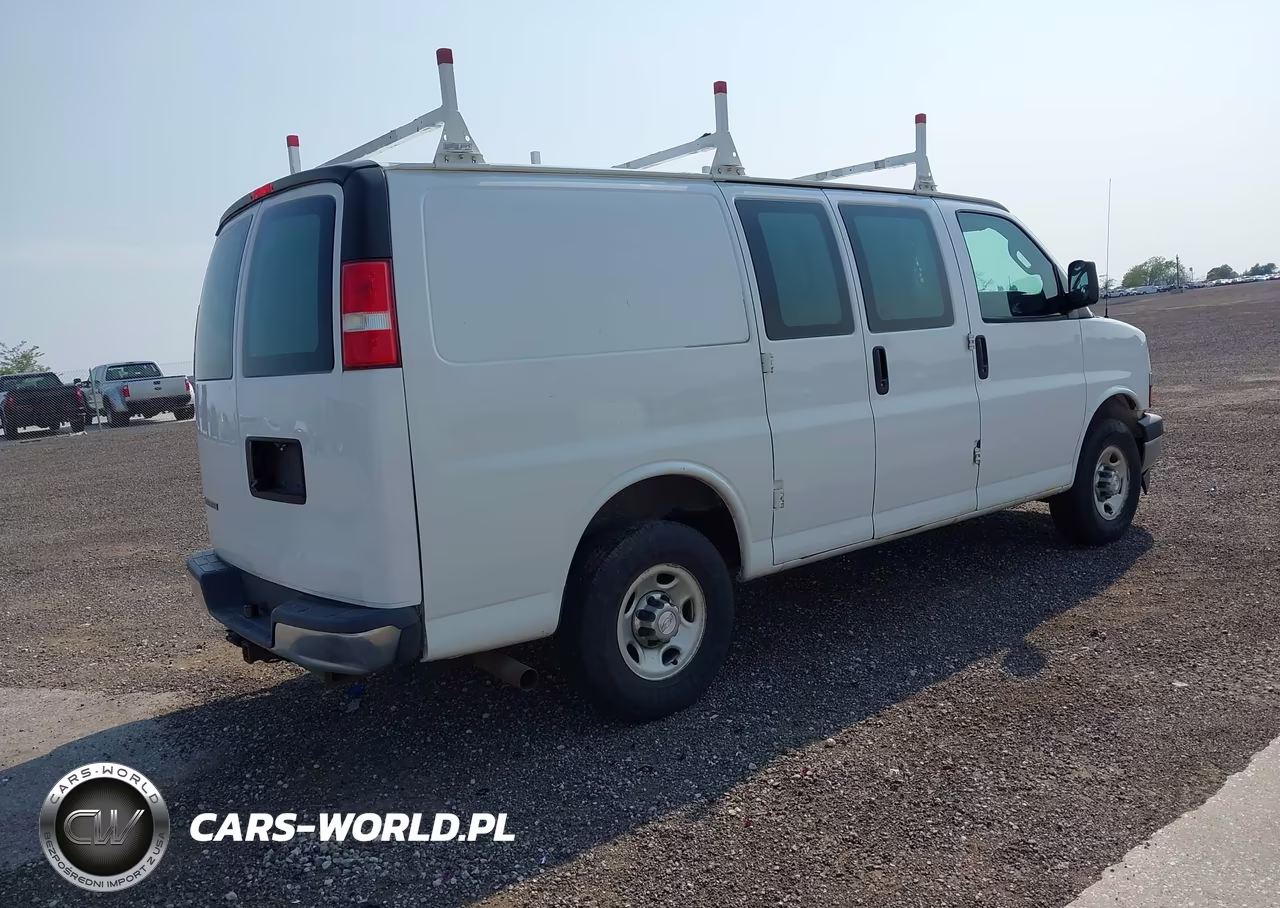 2018 Chevrolet Express 3500 Work Van VIN:1GCZGGFG6J1178572 - 4