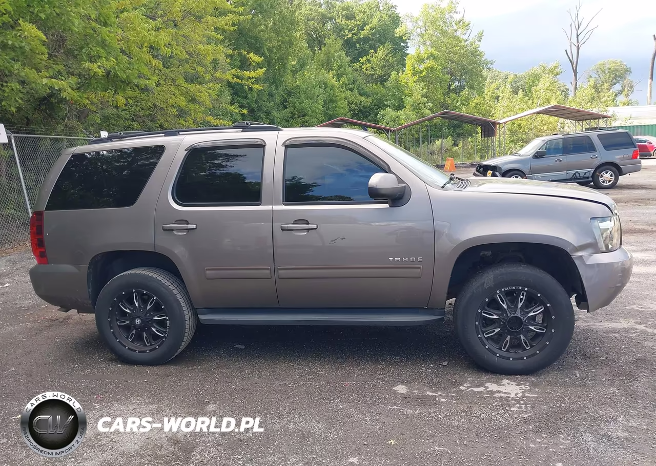 2012 Chevrolet Tahoe Ls VIN:1GNSKAE09CR115950 - 13