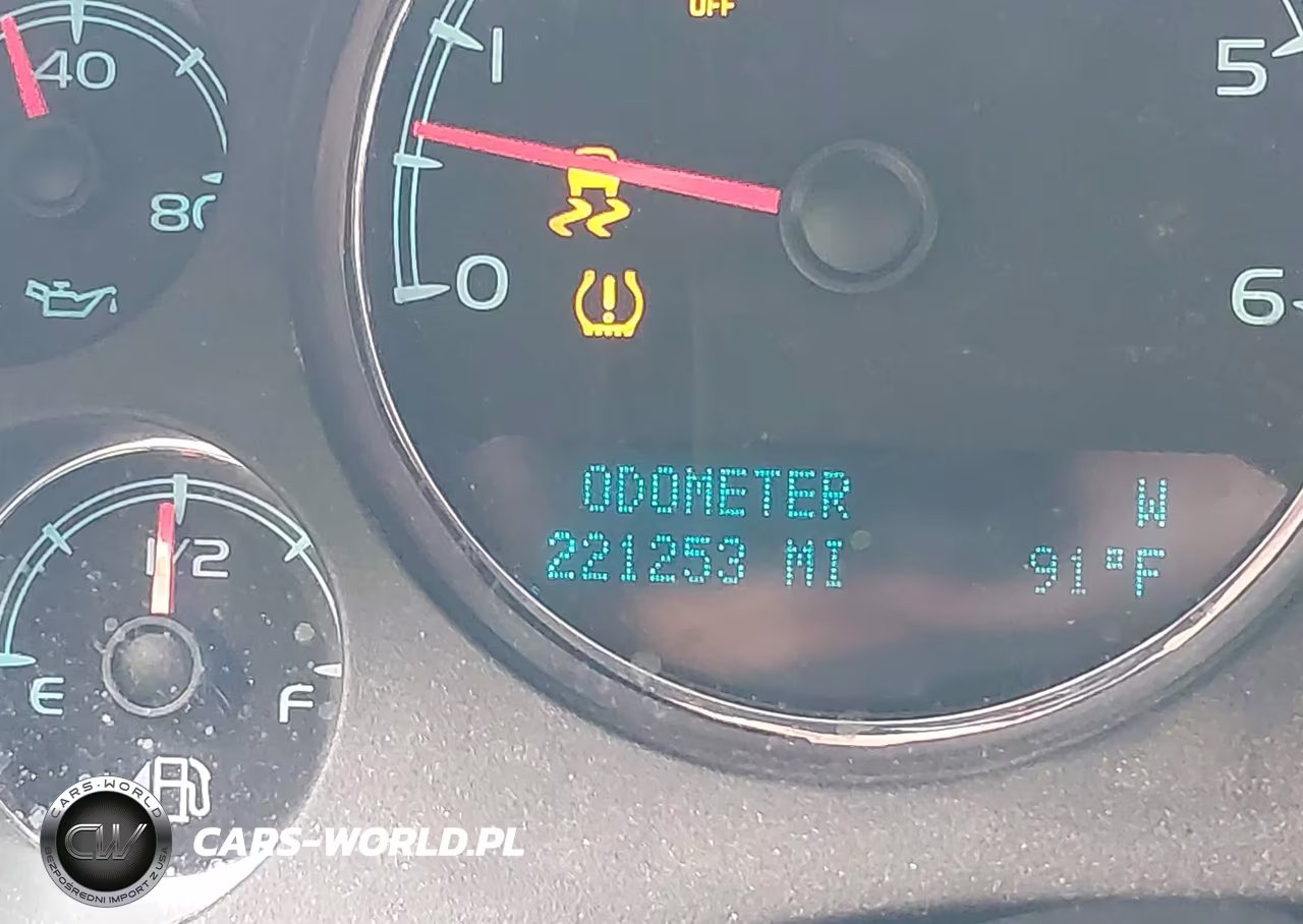 2012 Chevrolet Tahoe Ls VIN:1GNSKAE09CR115950 - 15