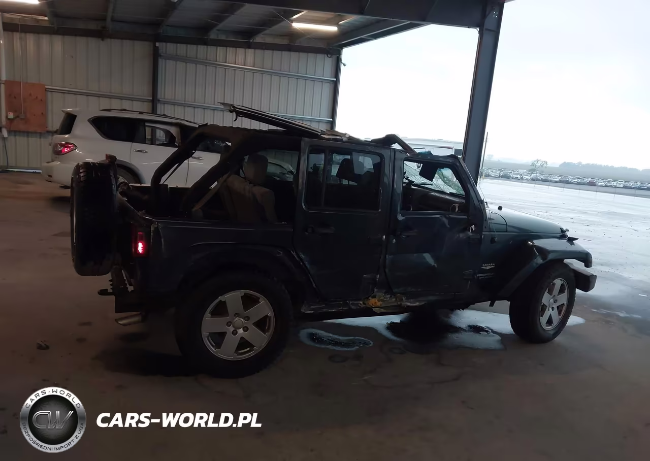 2008 Jeep Wrangler Unlimited Sahara VIN:1J4GA591X8L502488 - 14
