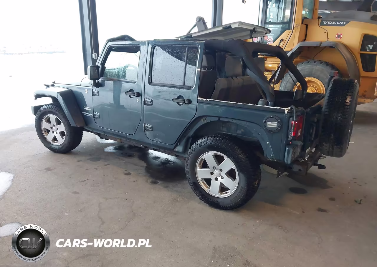 2008 Jeep Wrangler Unlimited Sahara VIN:1J4GA591X8L502488 - 3