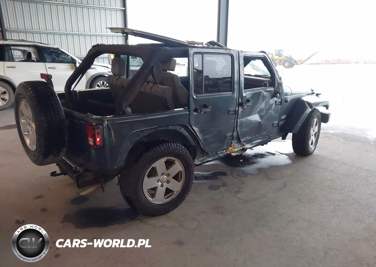 2008 Jeep Wrangler Unlimited Sahara VIN:1J4GA591X8L502488 - 4