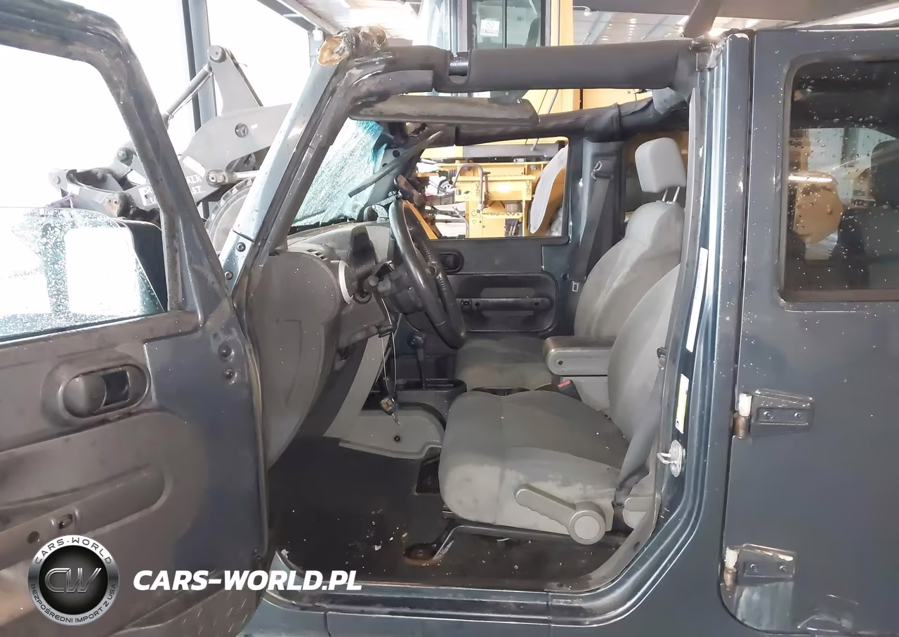 2008 Jeep Wrangler Unlimited Sahara VIN:1J4GA591X8L502488 - 5