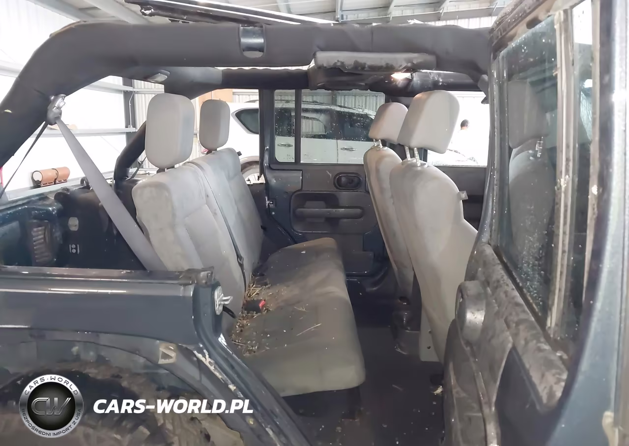 2008 Jeep Wrangler Unlimited Sahara VIN:1J4GA591X8L502488 - 8