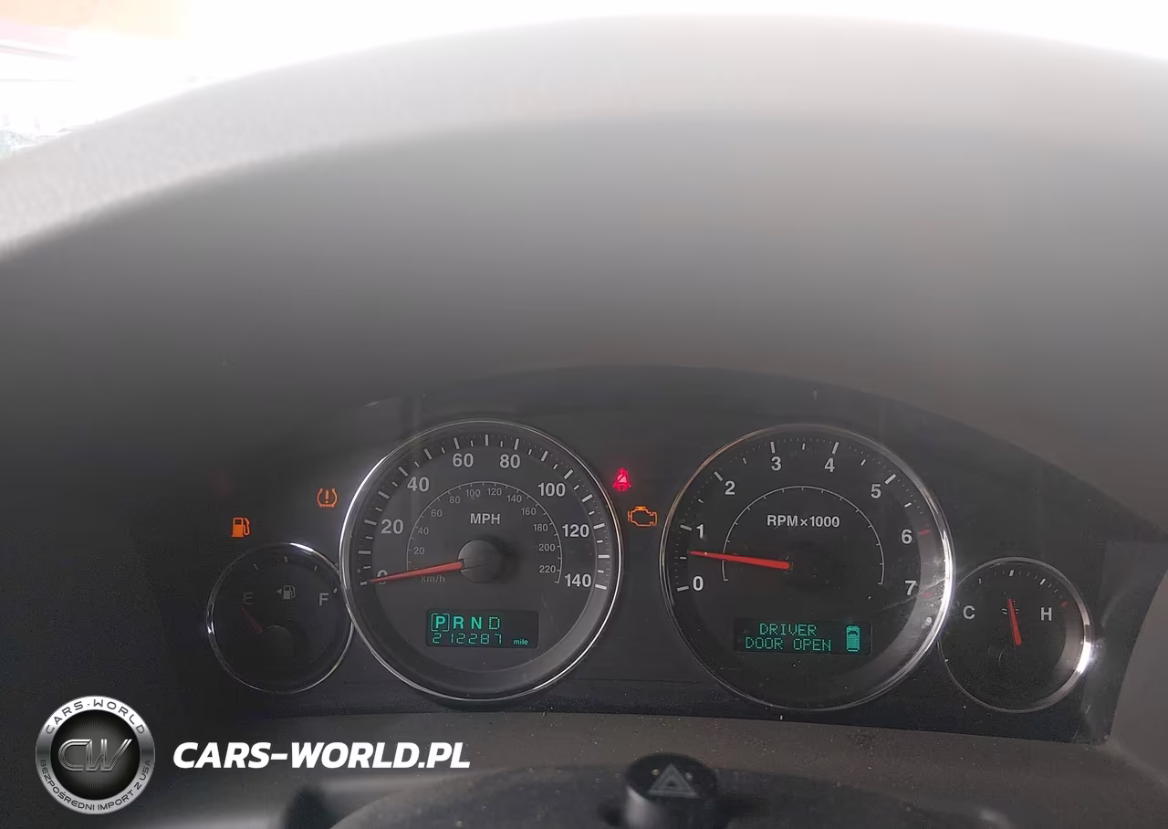 2007 Jeep Commander Sport VIN:1J8HG48K77C690214 - 7