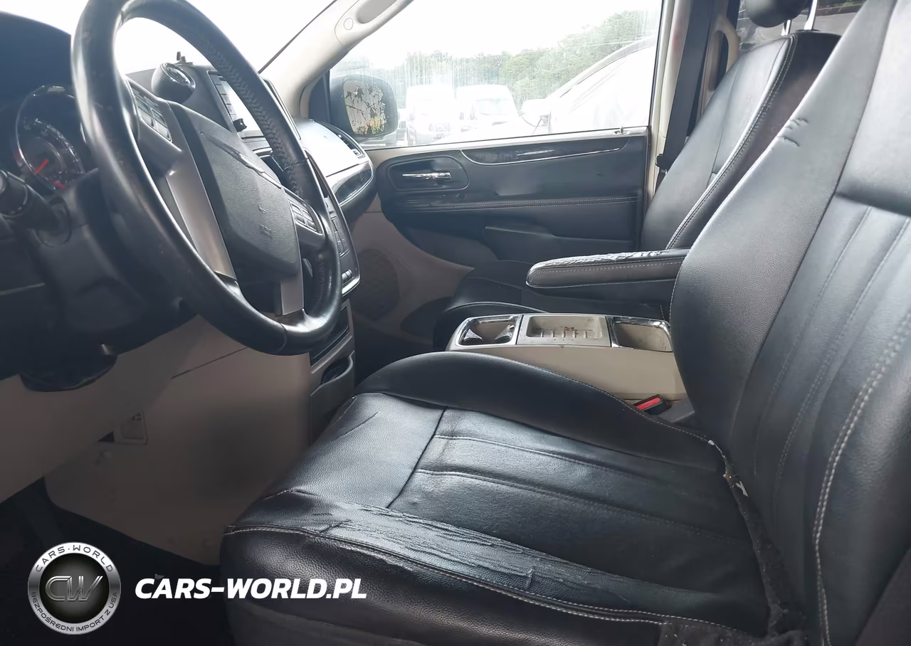 2014 Chrysler Town & Country Touring VIN:2C4RC1BG5ER169667 - 5