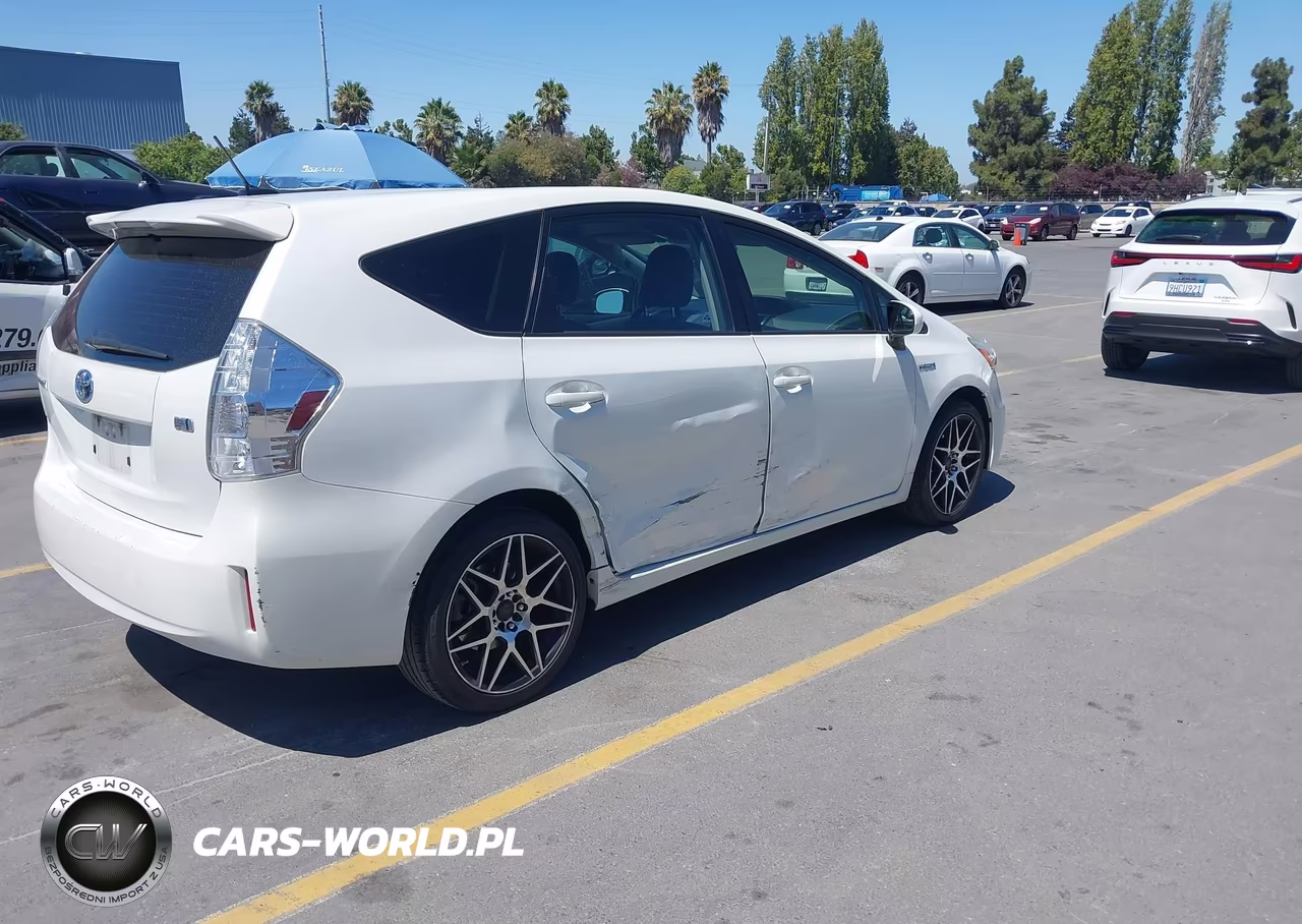 2014 Toyota Prius V Three VIN:JTDZN3EU8E3292704 - 4