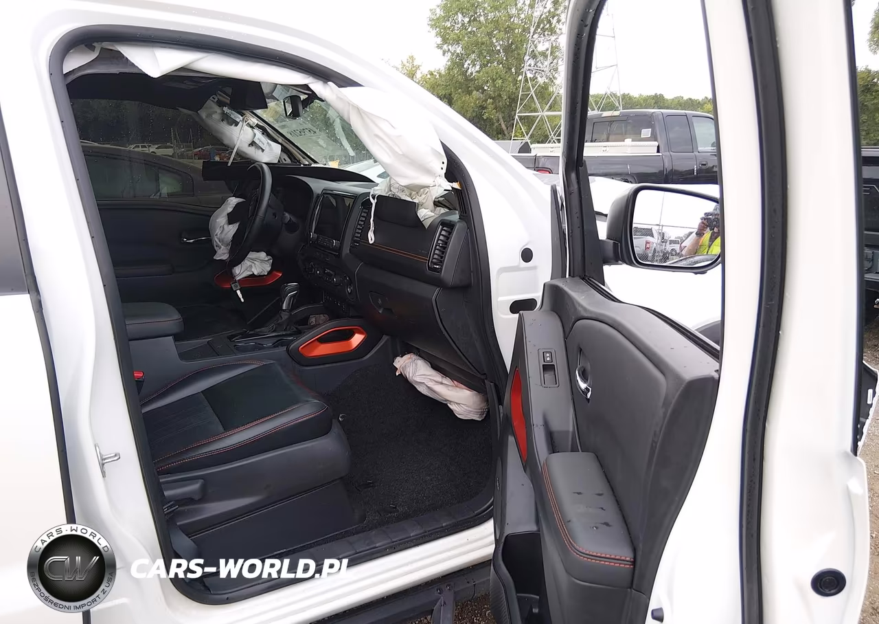2023 Nissan Frontier Pro-4X 4X4 VIN:1N6ED1EKXPN652631 - 5