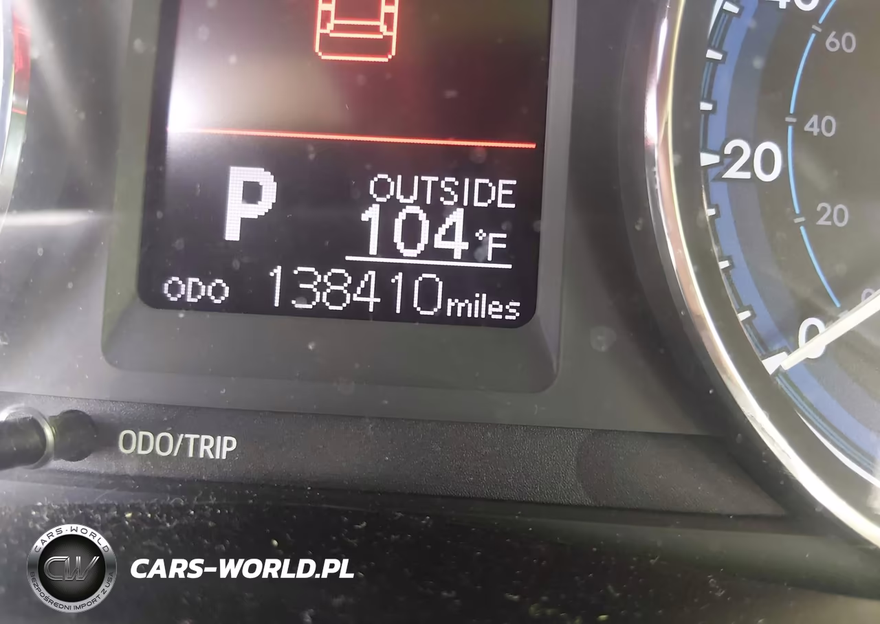 2017 Toyota Corolla Le VIN:5YFBURHE3HP574787 - 16