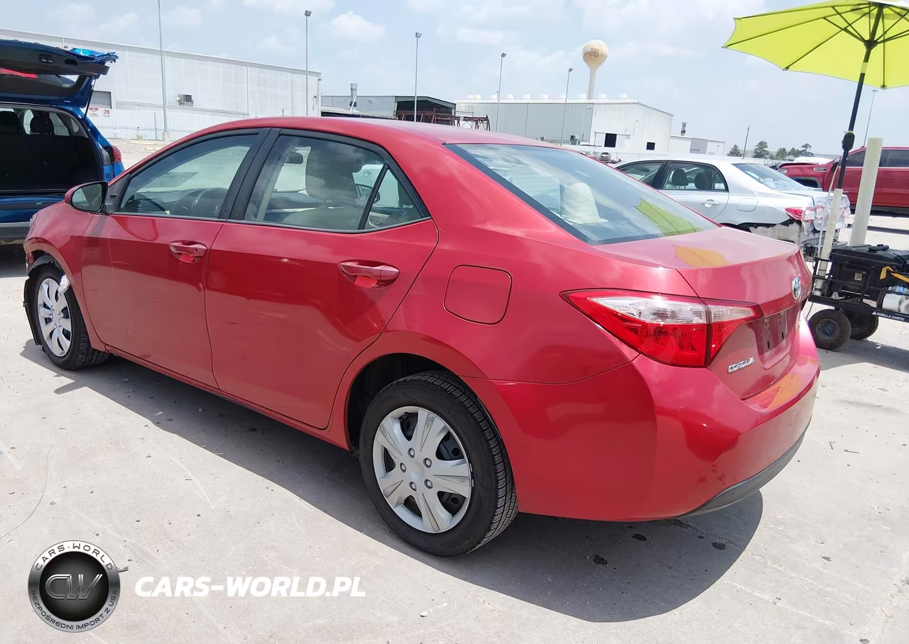 2017 Toyota Corolla Le VIN:5YFBURHE3HP574787 - 3