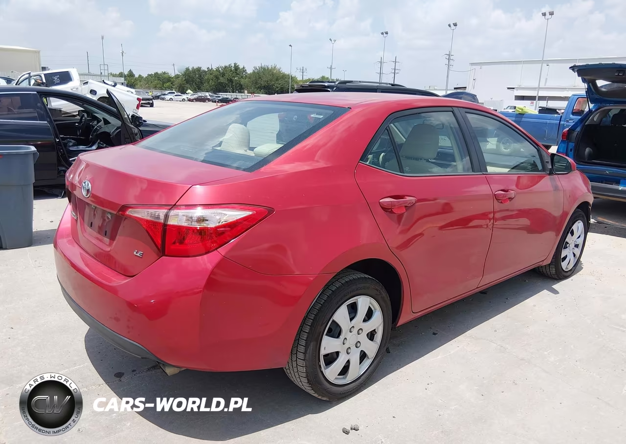 2017 Toyota Corolla Le VIN:5YFBURHE3HP574787 - 4