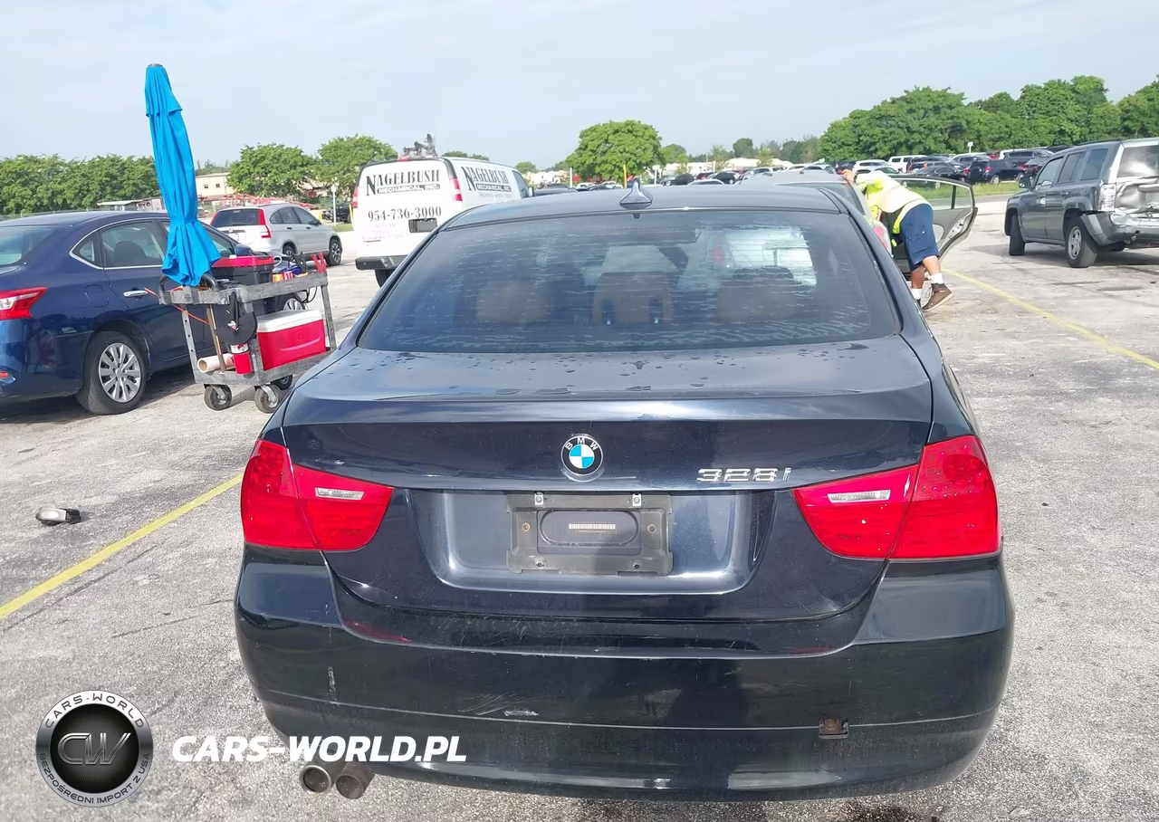 2010 BMW 328I xDrive VIN:WBAPK5C5XAA648113 - 17