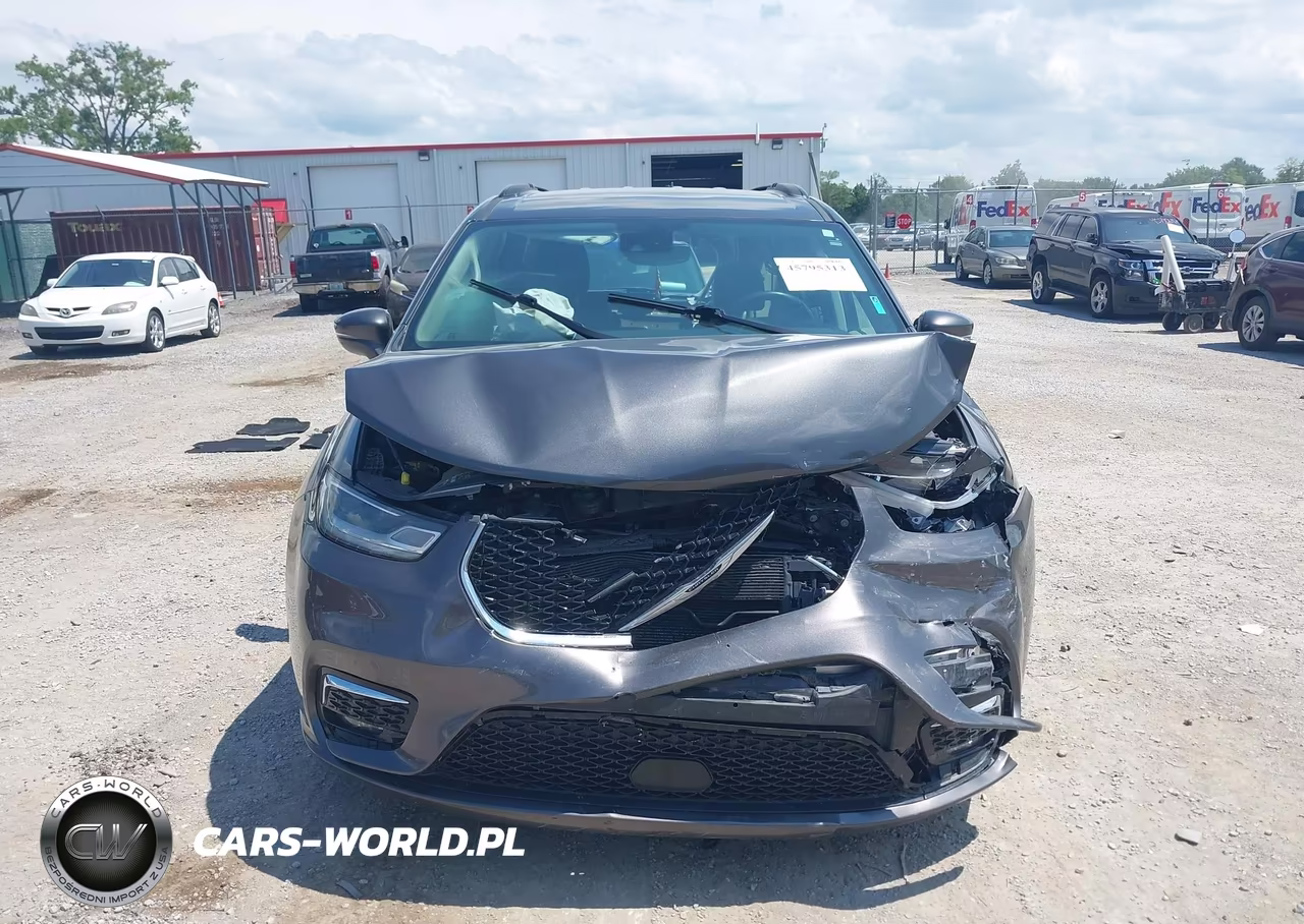 2022 Chrysler Pacifica Touring L VIN:2C4RC1BG9NR176525 - 12