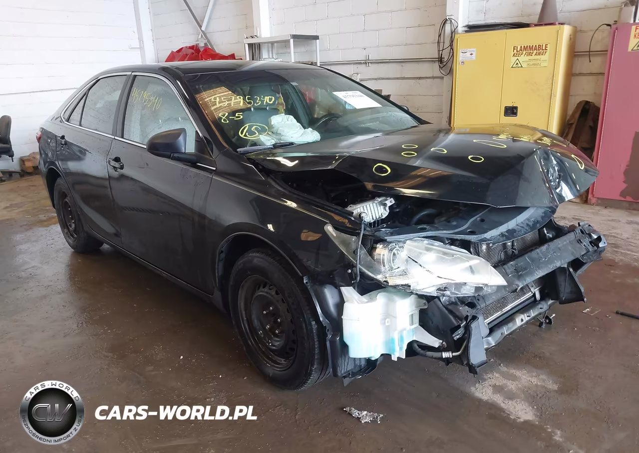 2016 Toyota Camry Le – zdjęcie 1 z 16