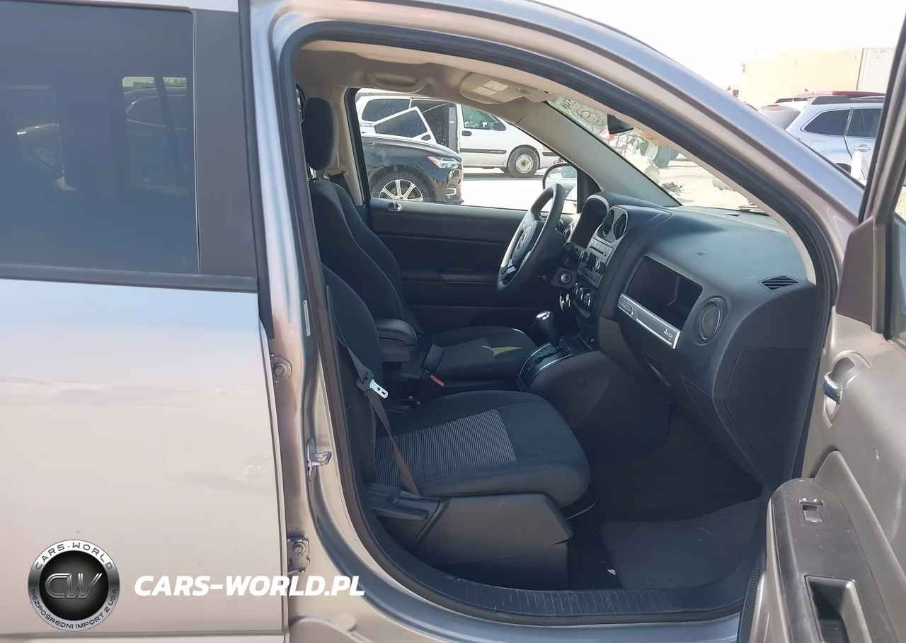2016 Jeep Compass Sport VIN:1C4NJCBA3GD568143 - 5