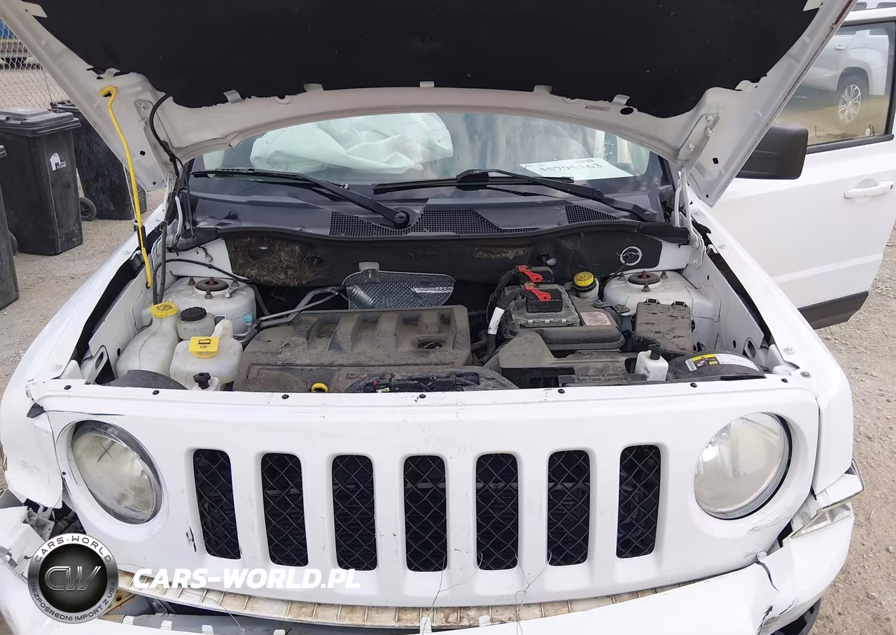 2014 Jeep Patriot Latitude VIN:1C4NJPFB9ED911626 - 10