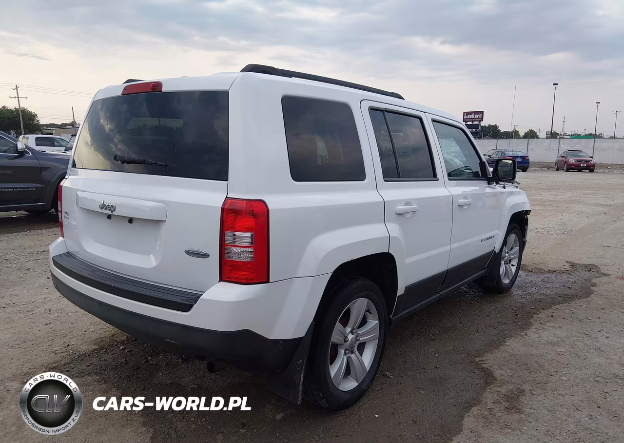 2014 Jeep Patriot Latitude VIN:1C4NJPFB9ED911626 - 4