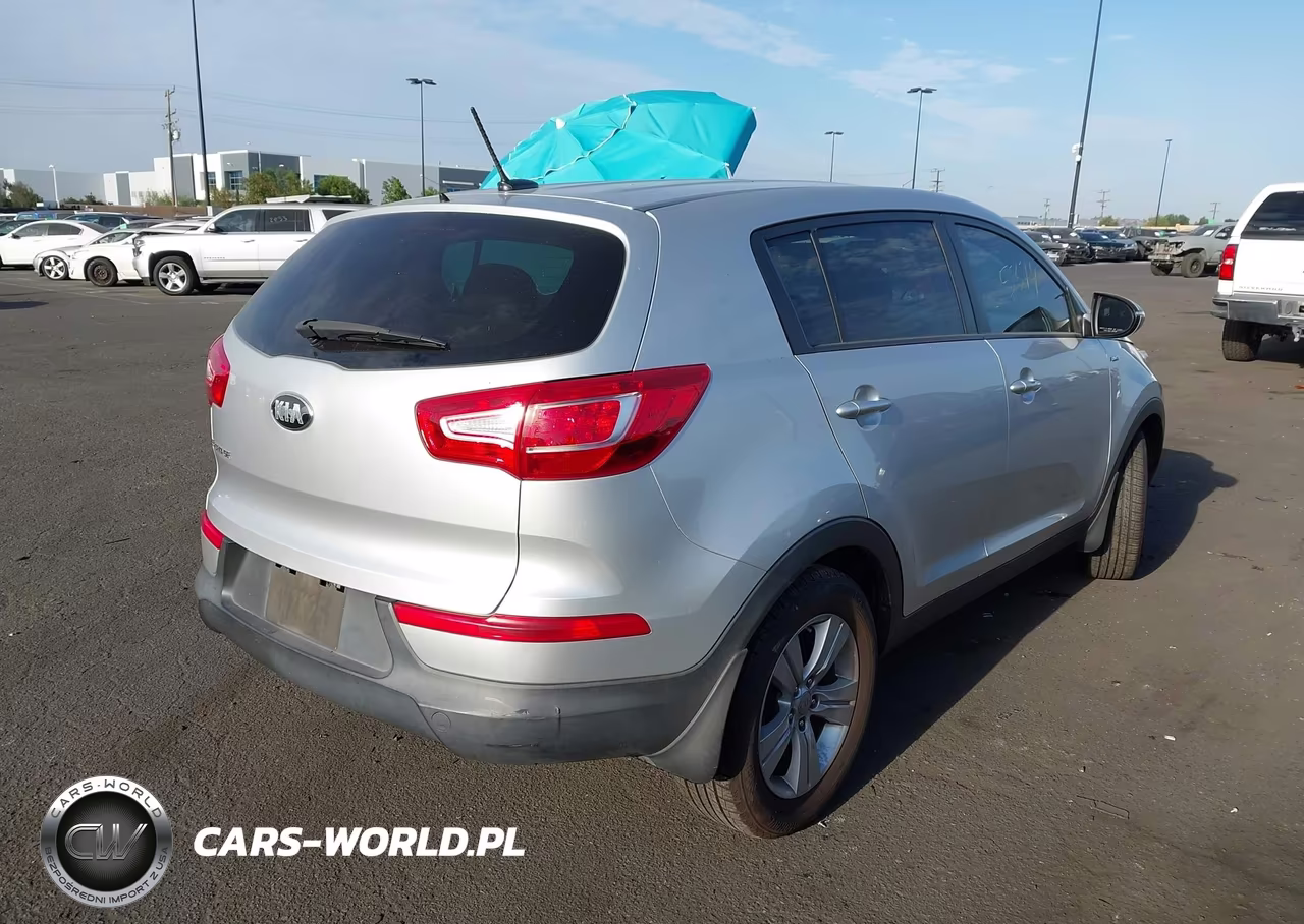 2013 Kia Sportage Lx VIN:KNDPBCA21D7368002 - 4