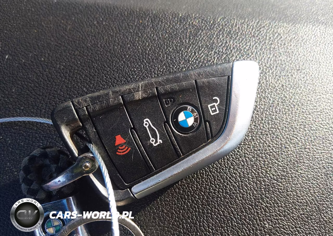 2019 BMW X3 xDrive30I VIN:5UXTR9C50KLD90969 - 11